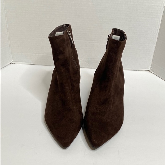 Kenneth Cole Reaction Bexx Kitten Heel Booties Brown Suede Size 9 - Picture 2 of 6